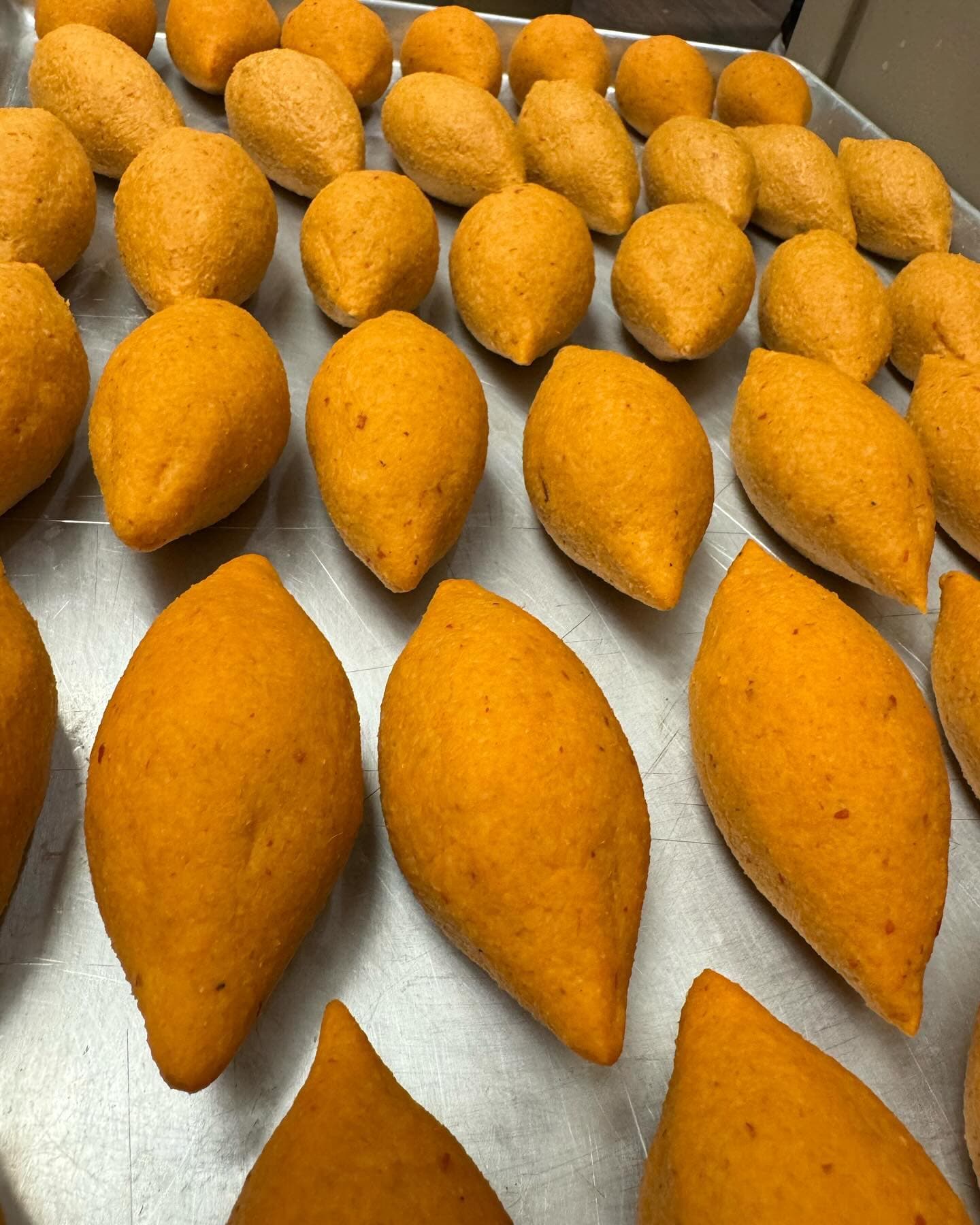 İçli köfte façonnés à la main en cuisine